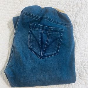 Maternity skinny jeans